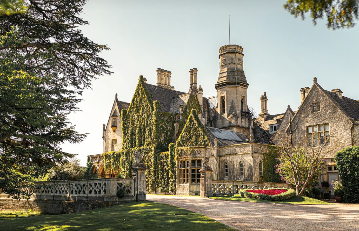 Manor By The Lake wedding supplier image